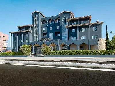 Cabecinho فندق 3*